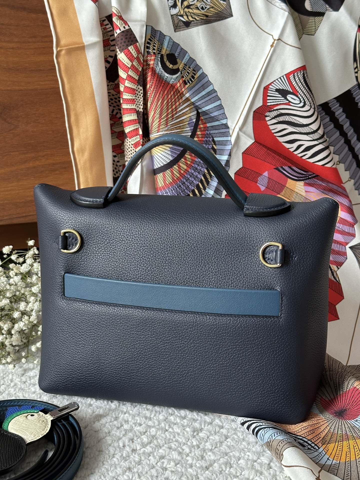 Hermes Kelly Mini 2424 21cm Handbag in Blue Nuit Mykonos Clemence Leather 